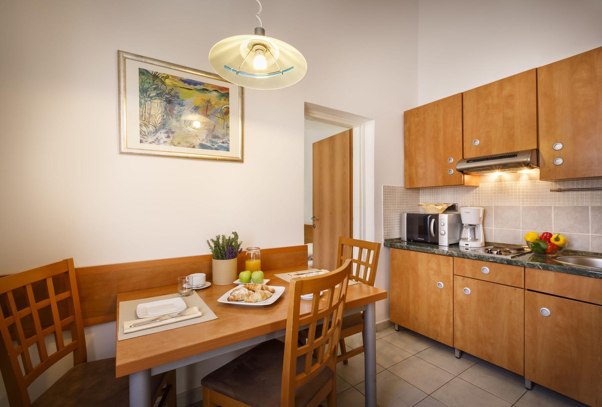 Maistra Select Amarin Resort